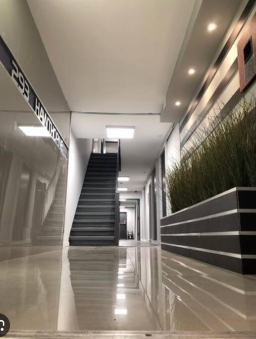 The Hidden Gem Apartment Newark Bagian luar foto